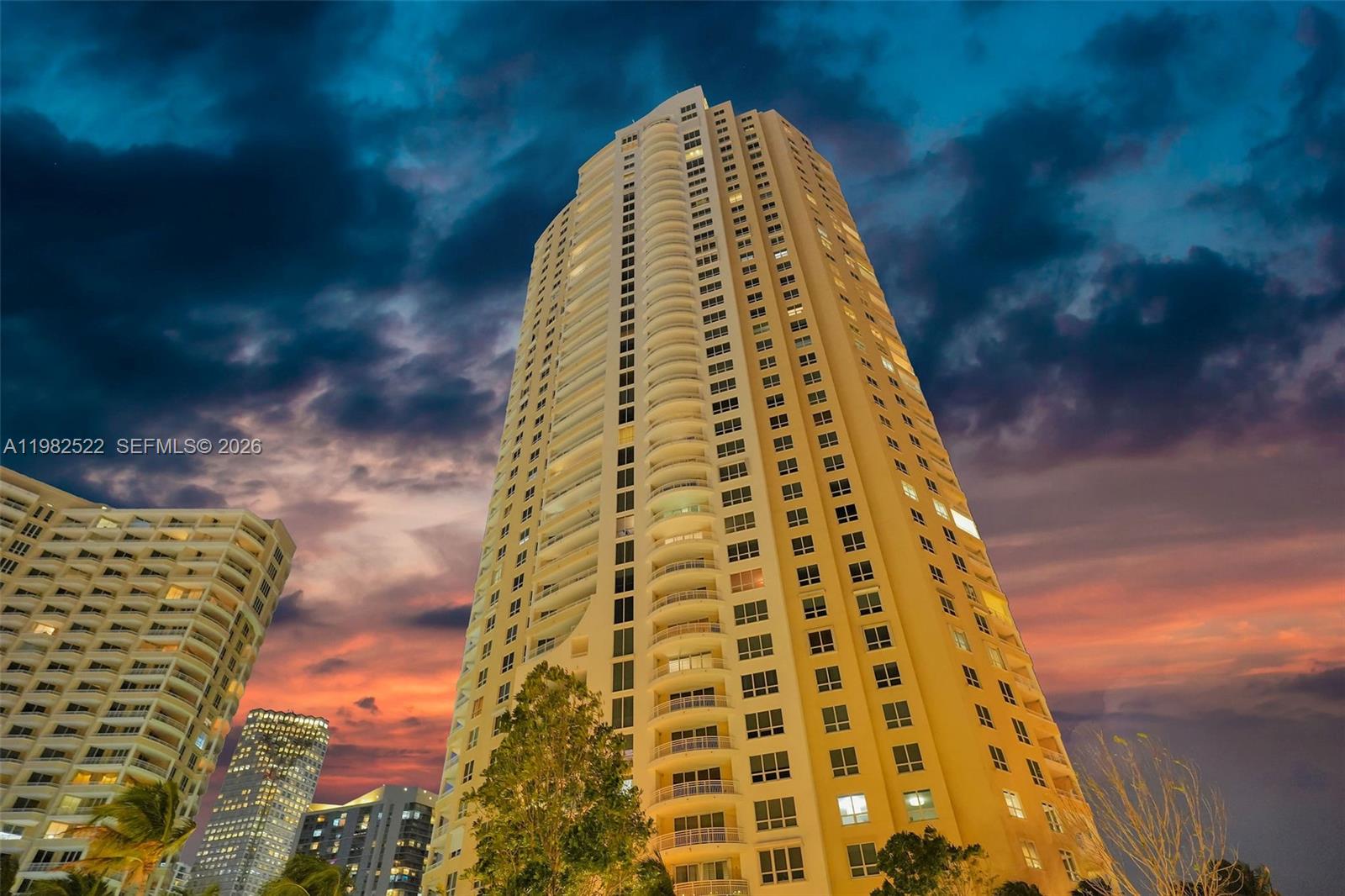 808 Brickell Key Dr #3702, Miami FL 33131