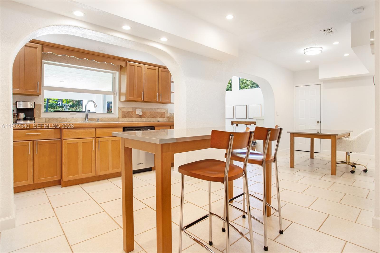 100 SW 26th Rd, Miami FL 33129