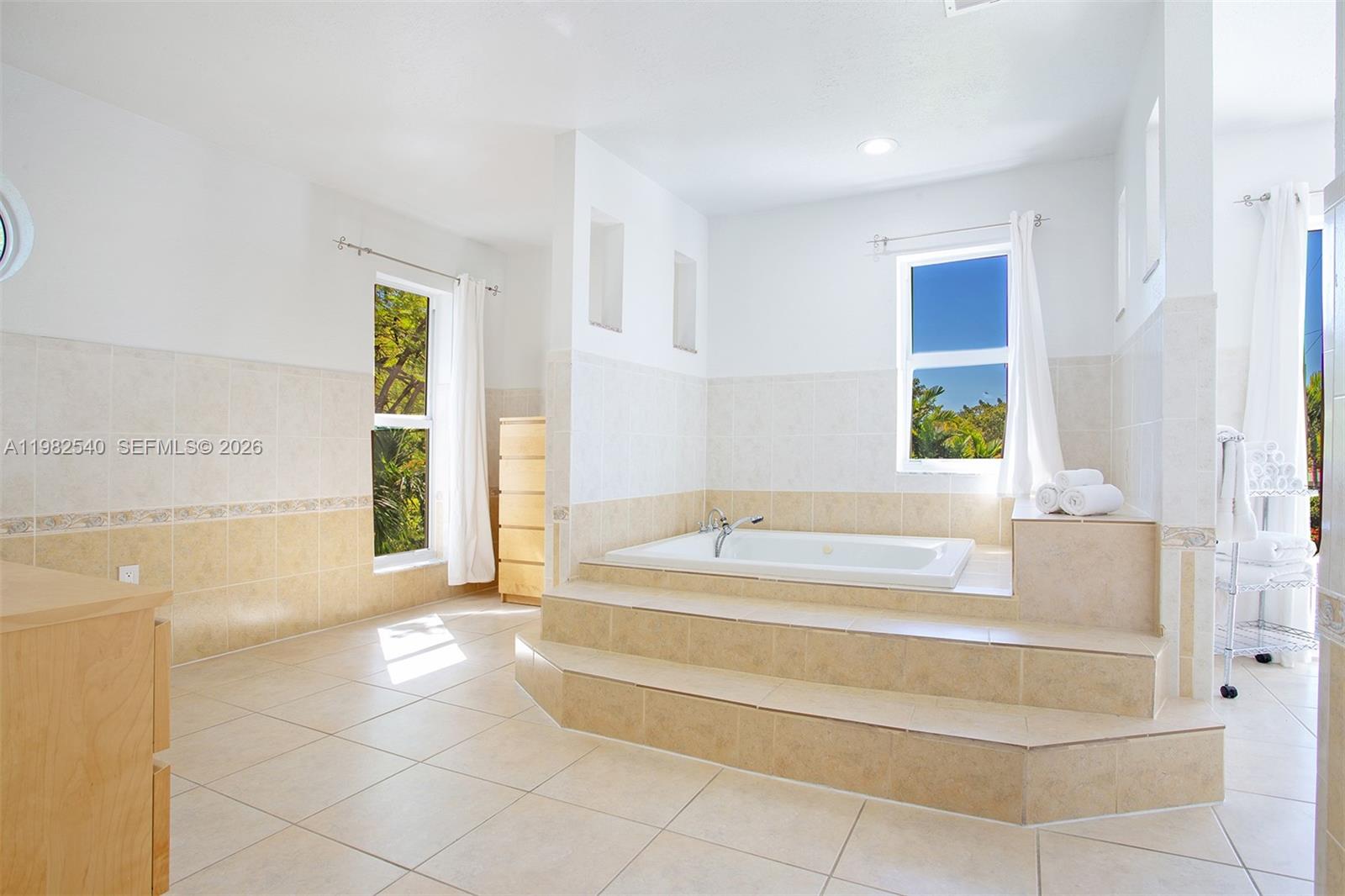 100 SW 26th Rd, Miami FL 33129