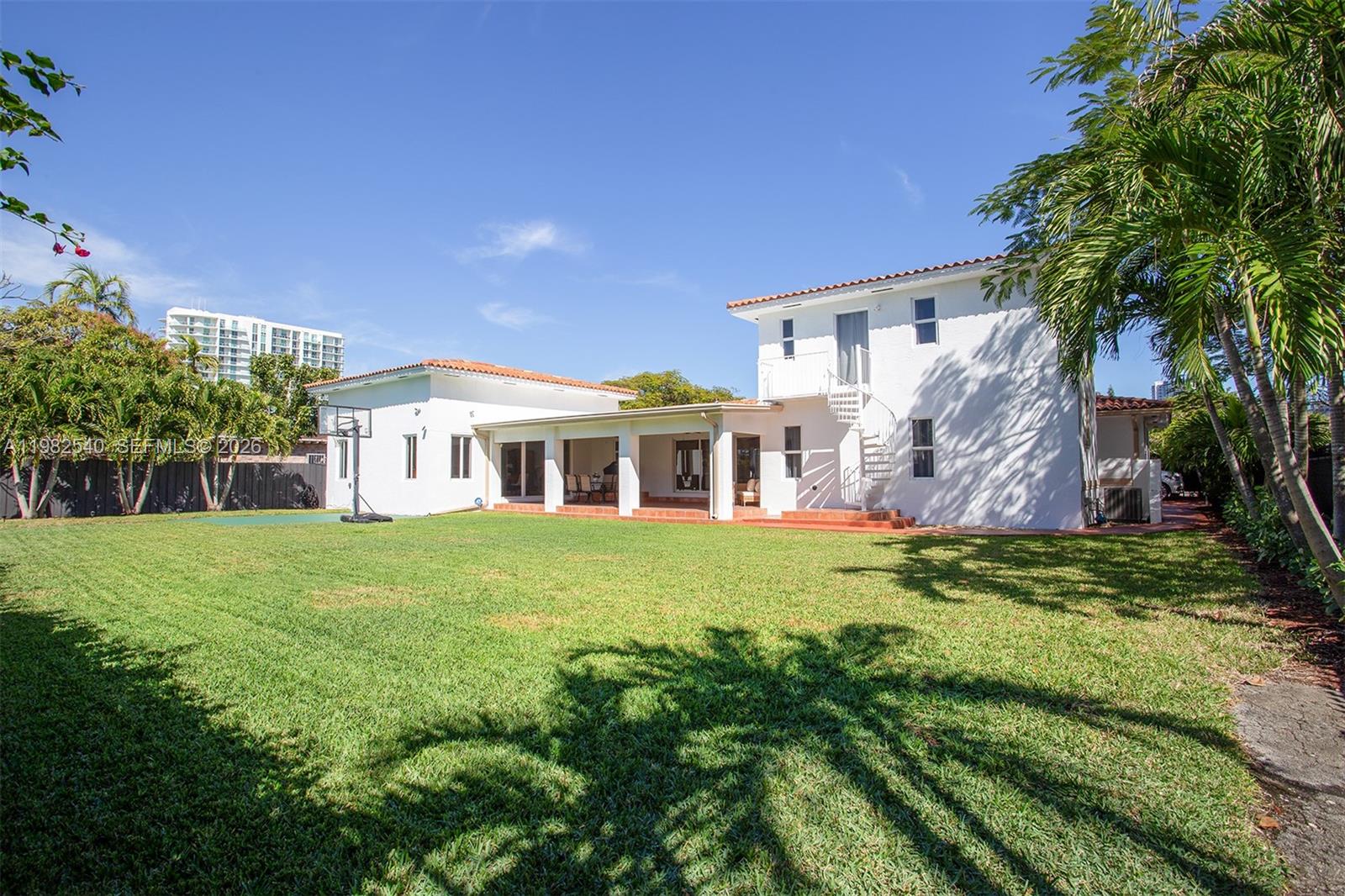 100 SW 26th Rd, Miami FL 33129