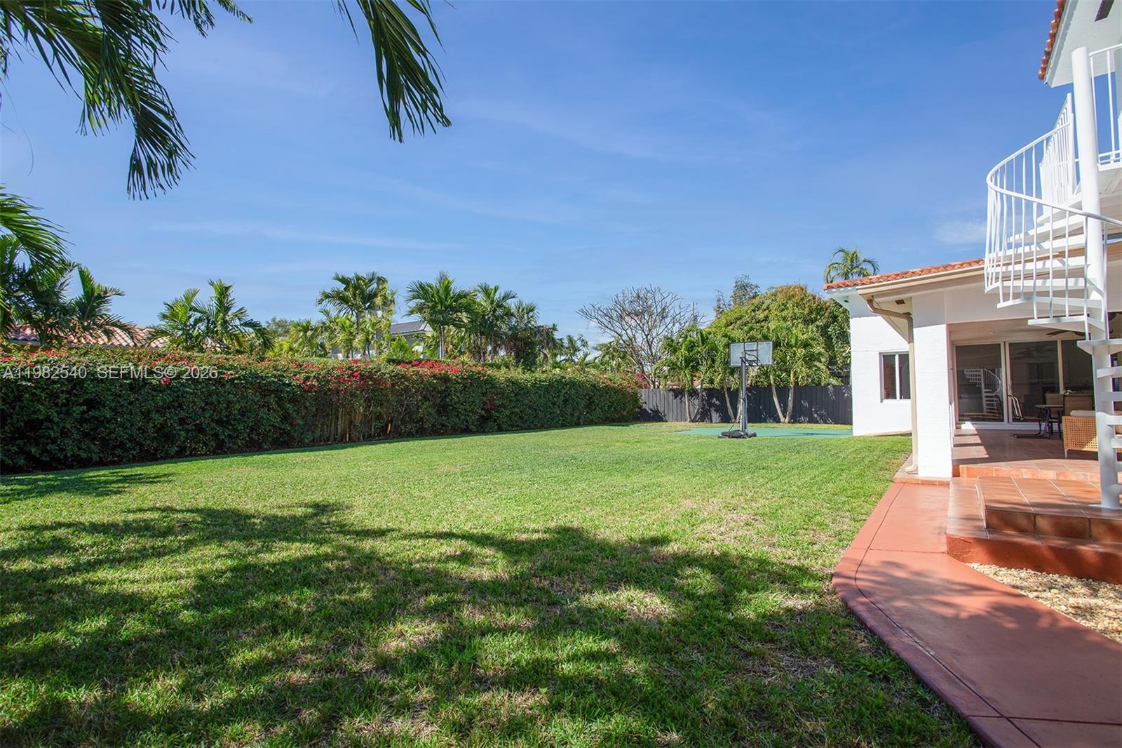 100 SW 26th Rd, Miami FL 33129