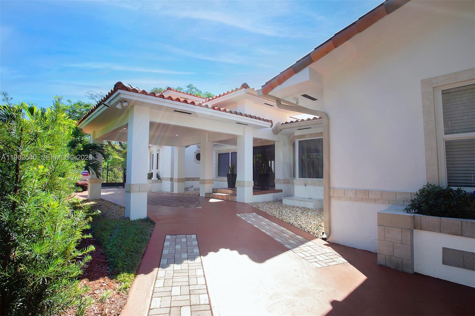100 SW 26th Rd, Miami FL 33129