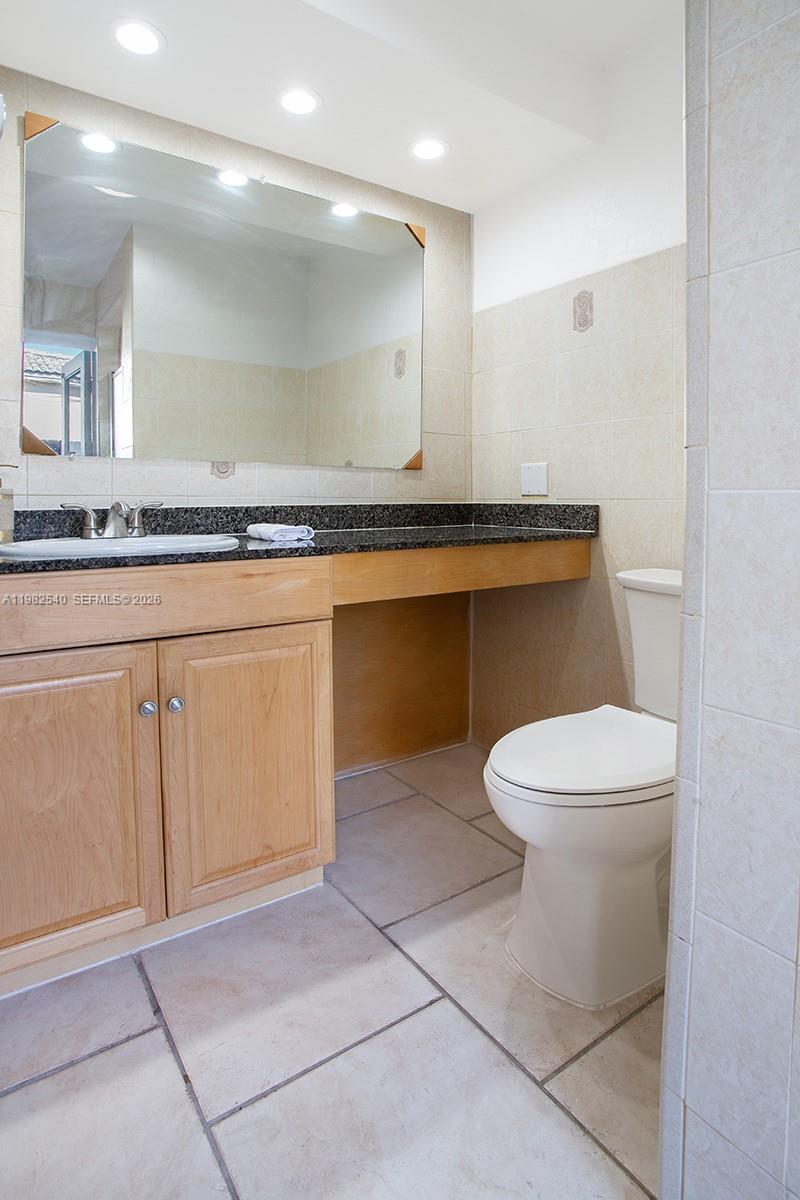 100 SW 26th Rd, Miami FL 33129