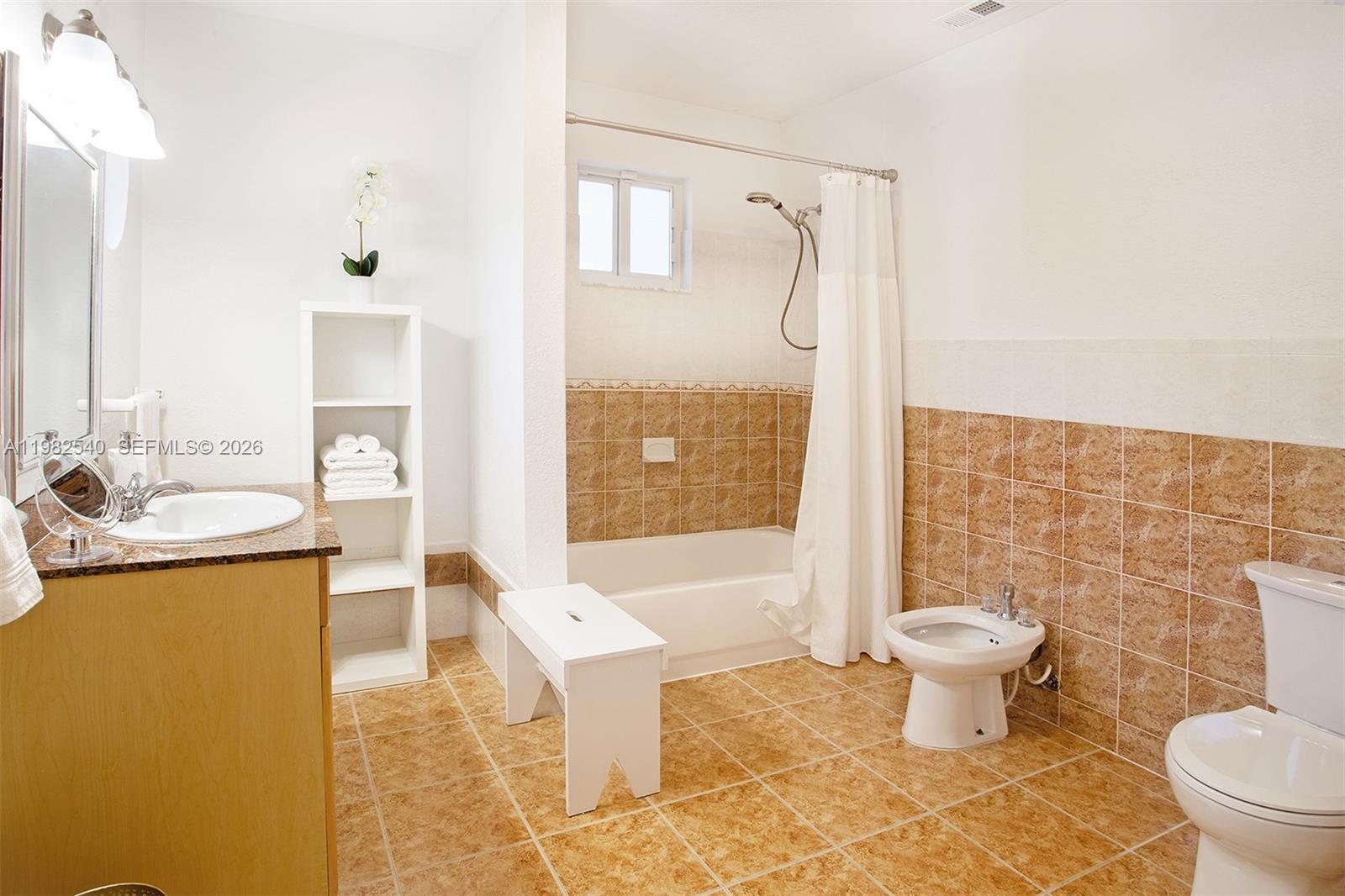 100 SW 26th Rd, Miami FL 33129