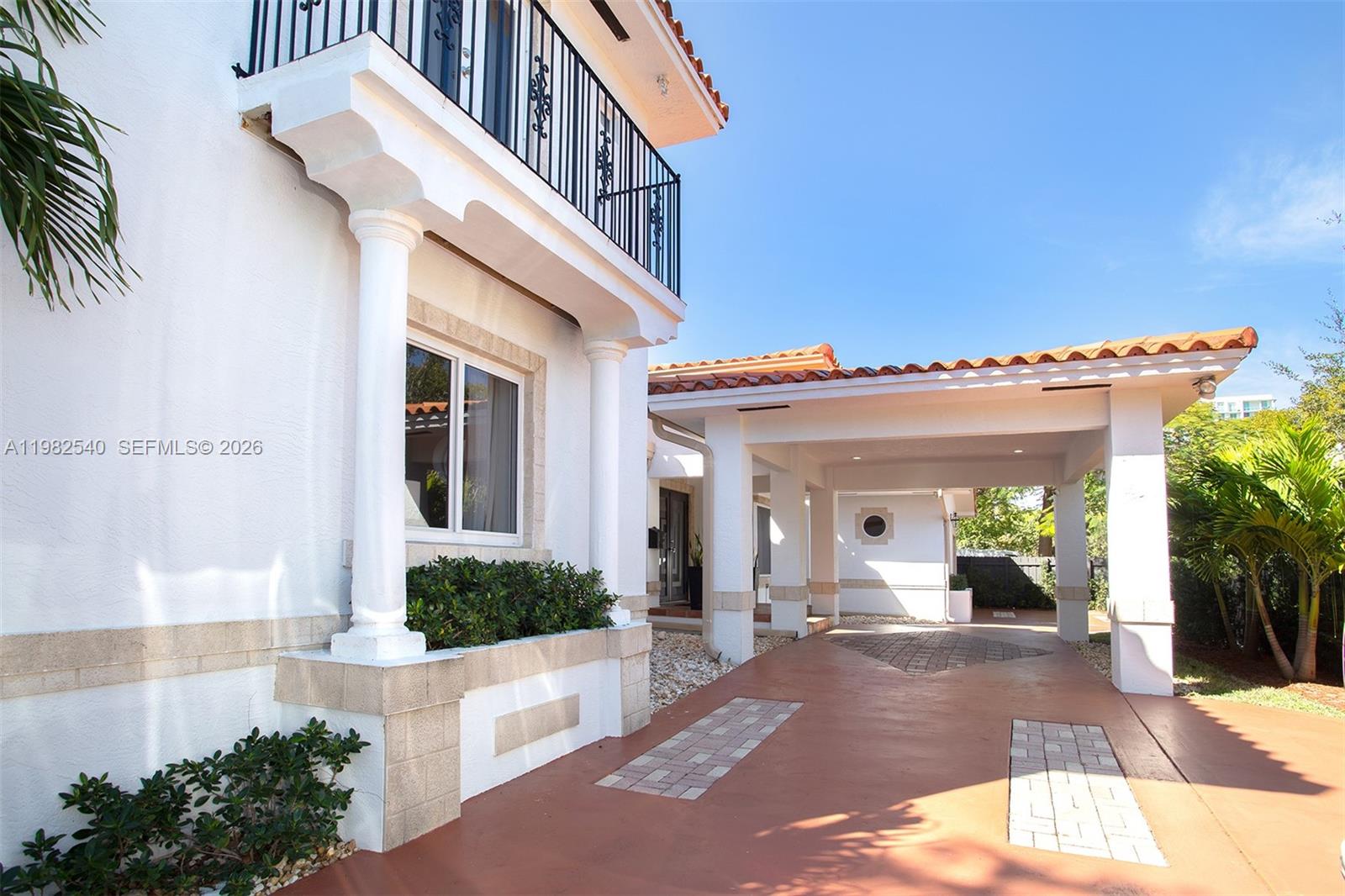 100 SW 26th Rd, Miami FL 33129