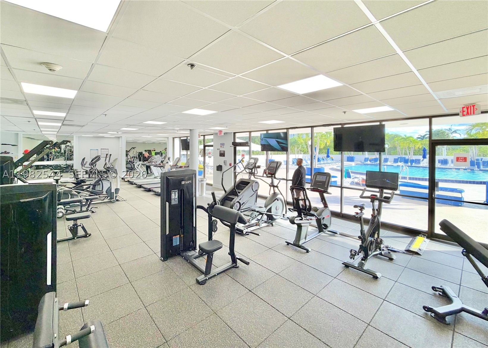 3731 N Country Club Dr #521, Aventura FL 33180