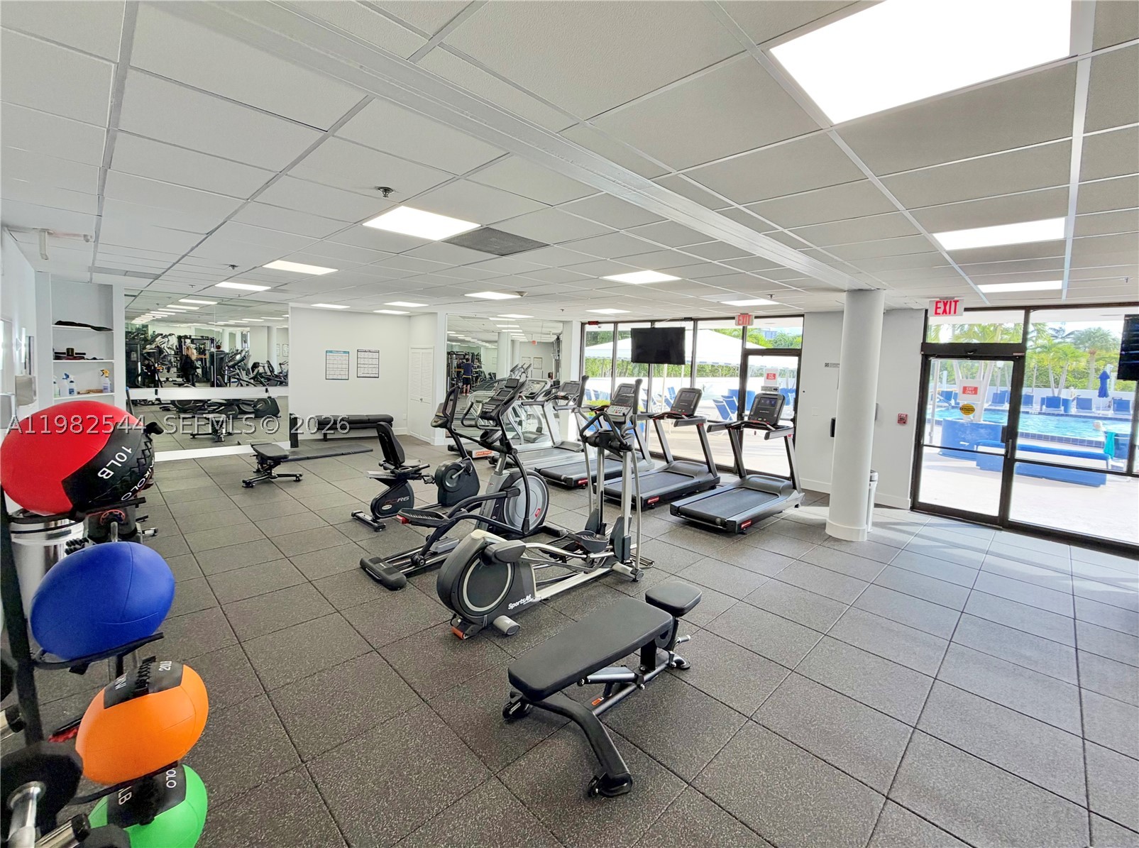 3731 N Country Club Dr #521, Aventura FL 33180
