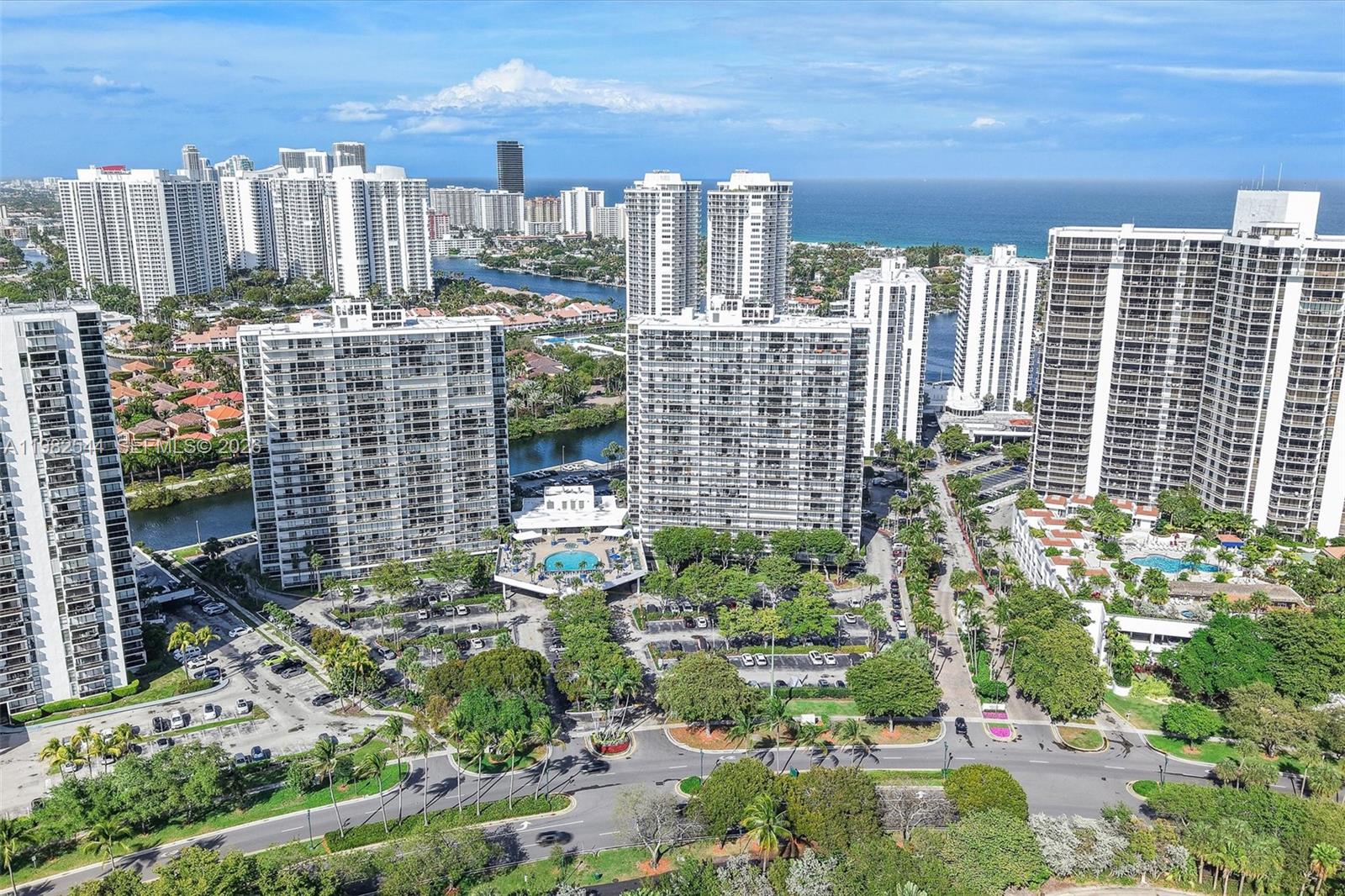 3731 N Country Club Dr #521, Aventura FL 33180