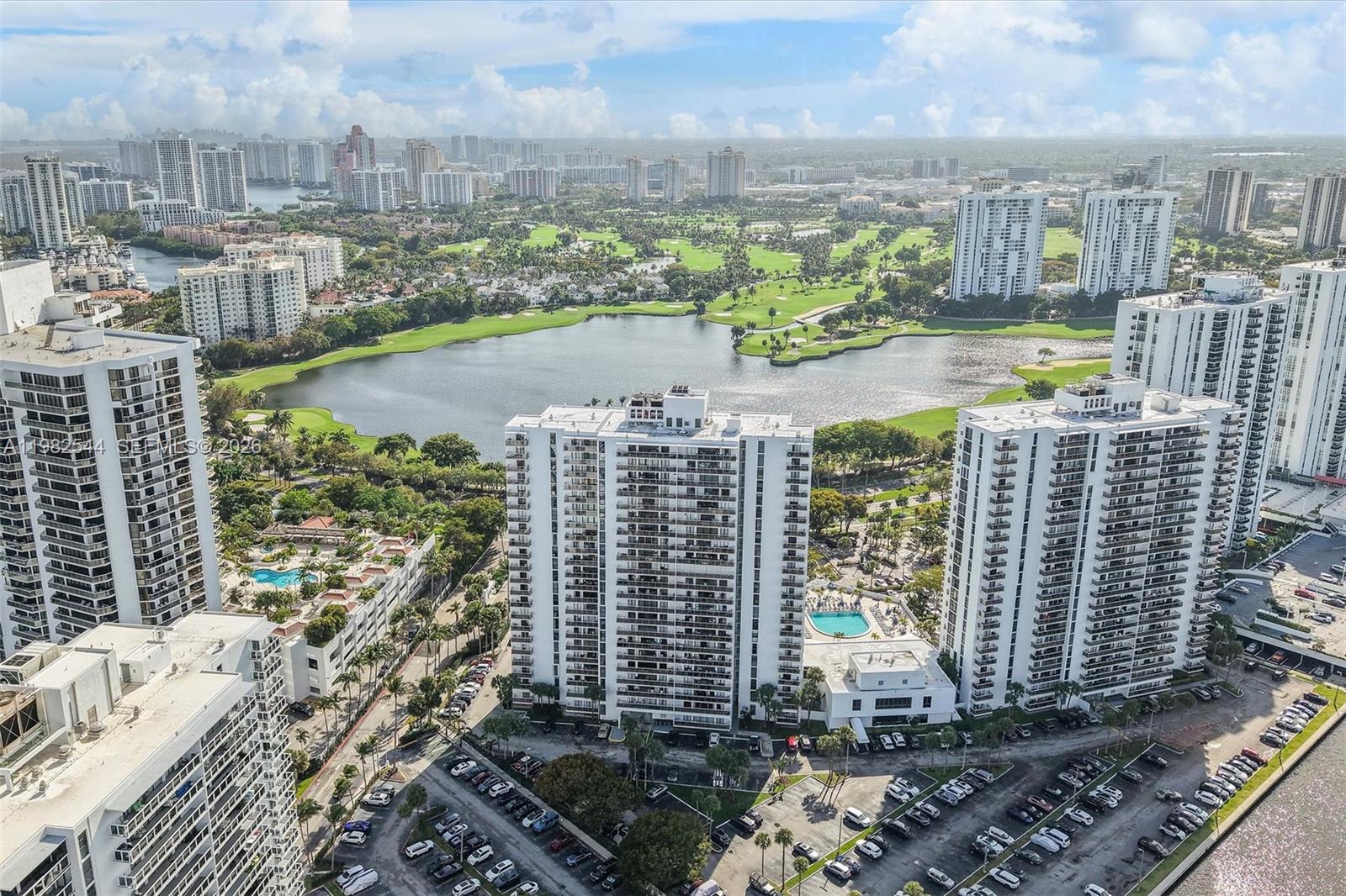 3731 N Country Club Dr #521, Aventura FL 33180