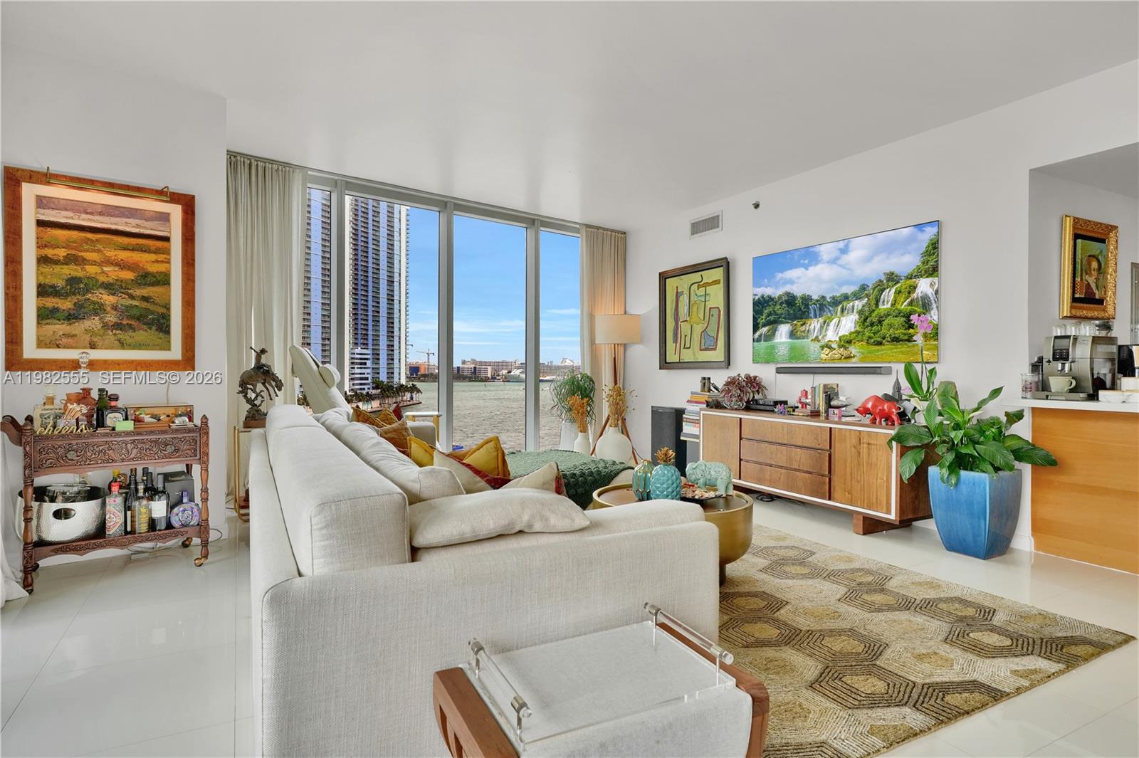 465 Brickell Ave #702, Miami FL 33131