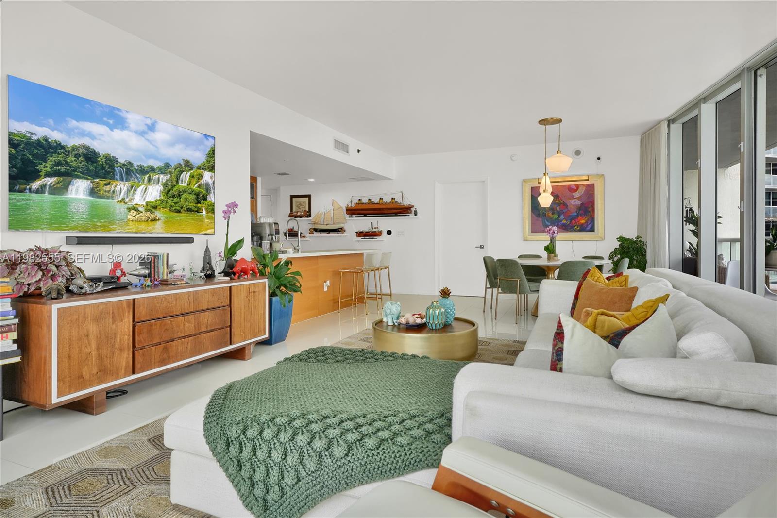 465 Brickell Ave #702, Miami FL 33131