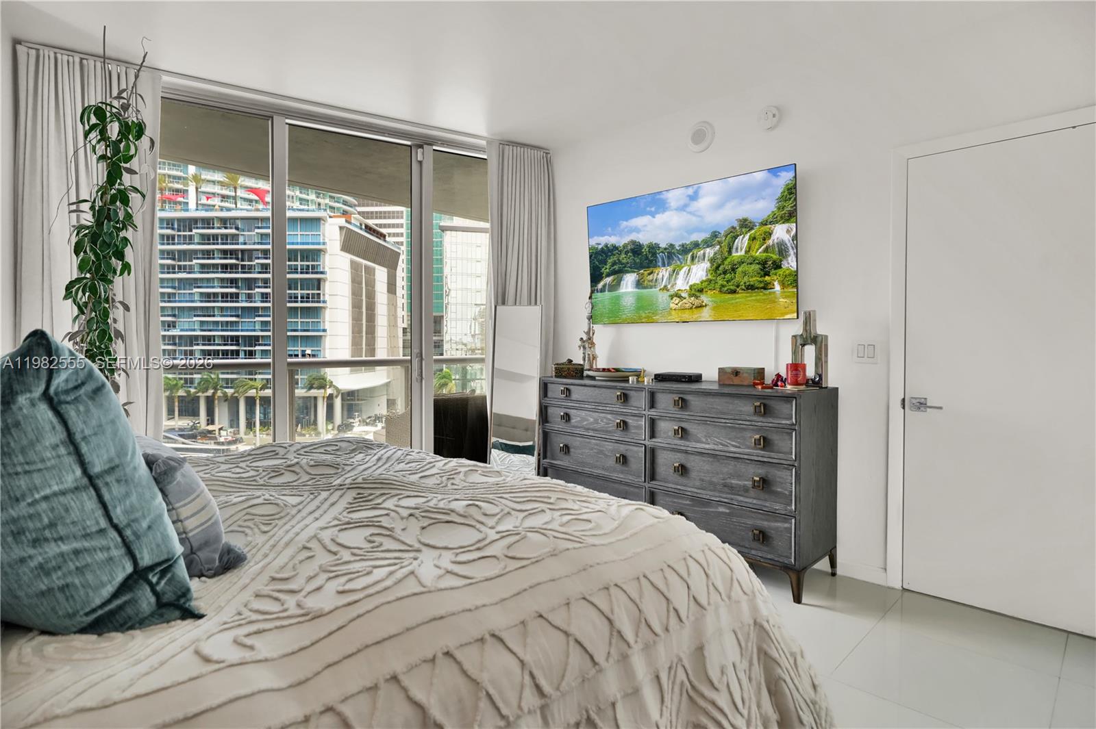 465 Brickell Ave #702, Miami FL 33131