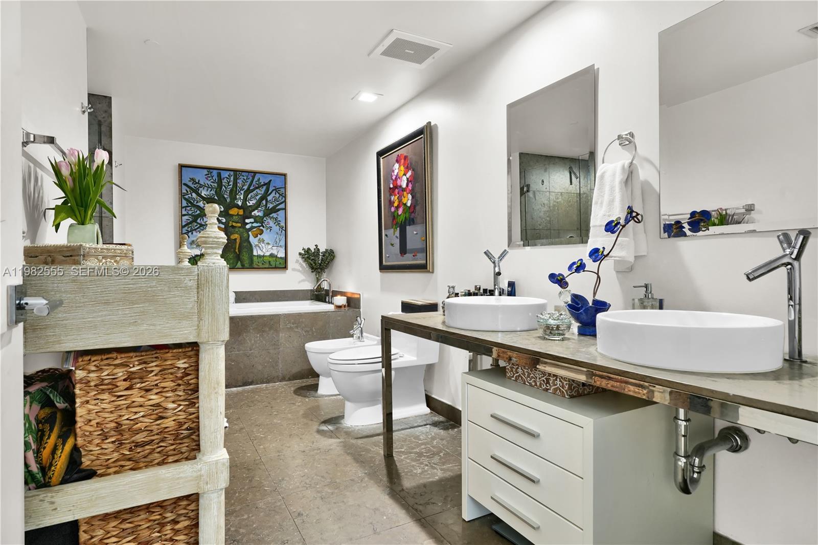 465 Brickell Ave #702, Miami FL 33131