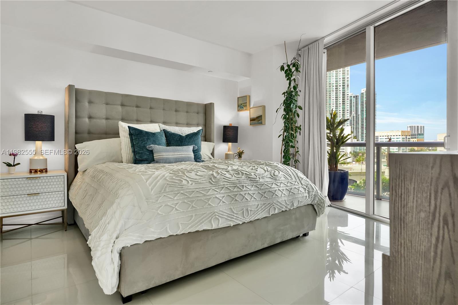 465 Brickell Ave #702, Miami FL 33131