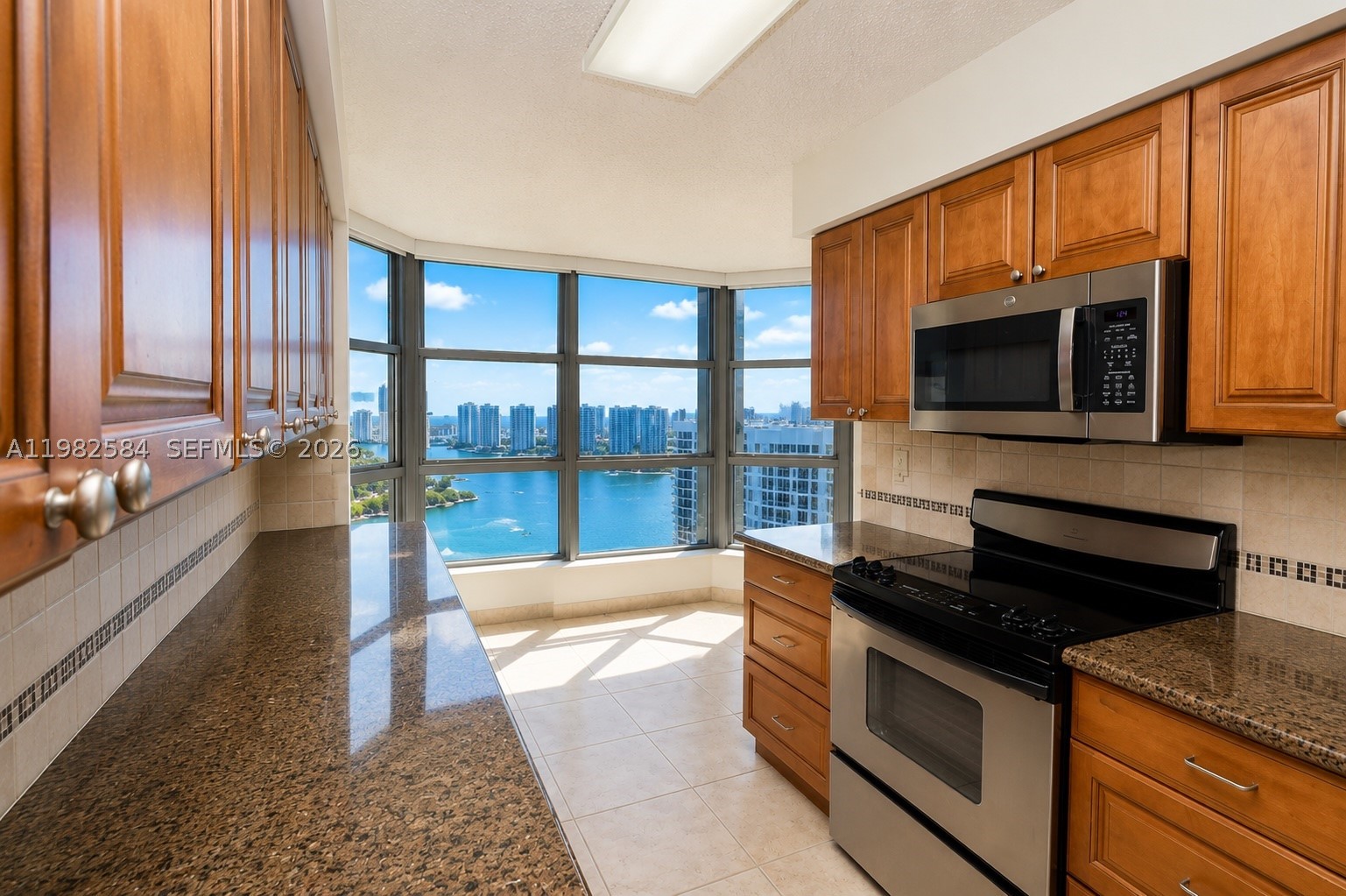 3500 Mystic Pointe Dr #3701, Aventura FL 33180