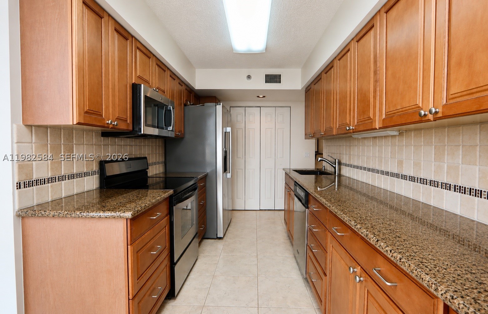 3500 Mystic Pointe Dr #3701, Aventura FL 33180