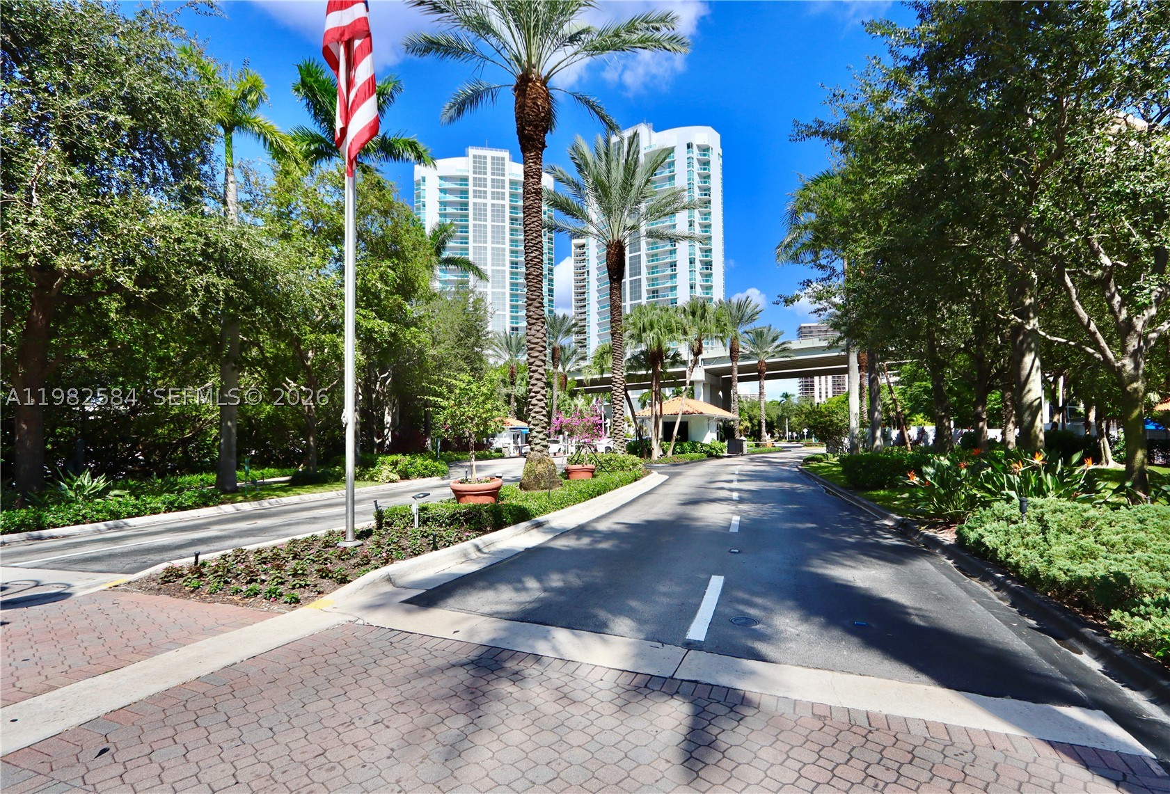 3500 Mystic Pointe Dr #3701, Aventura FL 33180