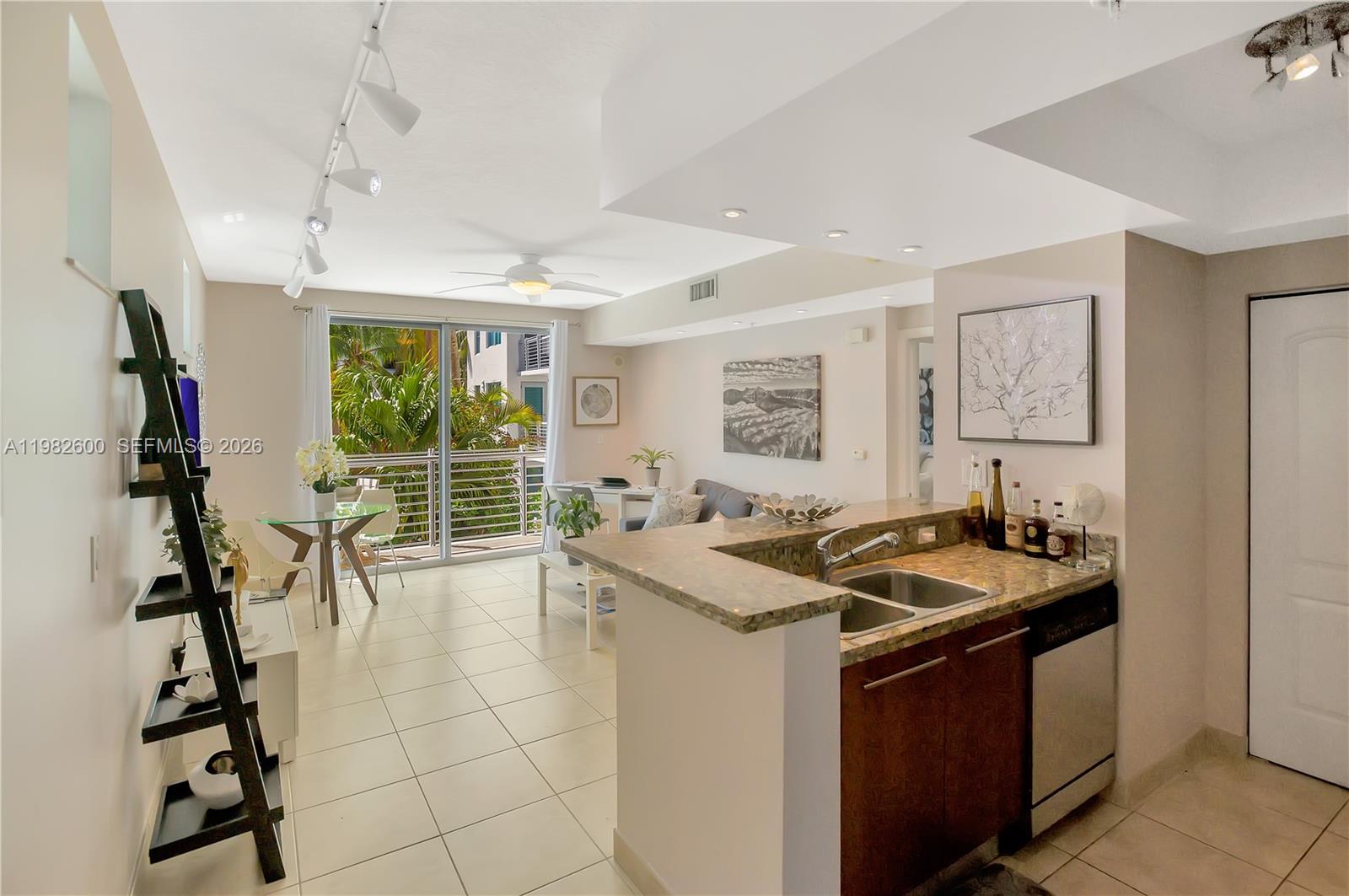 110 Washington Ave #2414, Miami Beach FL 33139