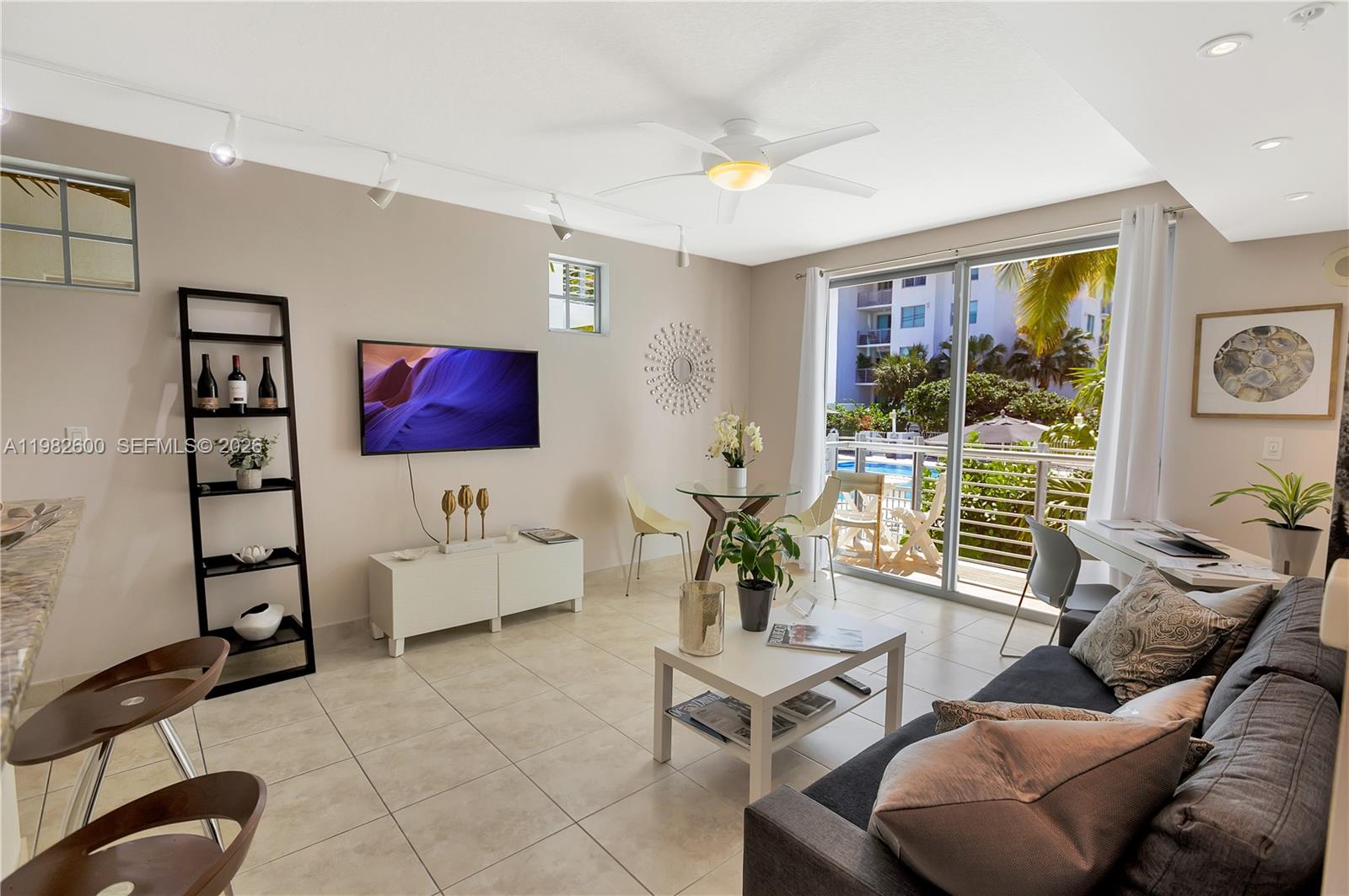 110 Washington Ave #2414, Miami Beach FL 33139