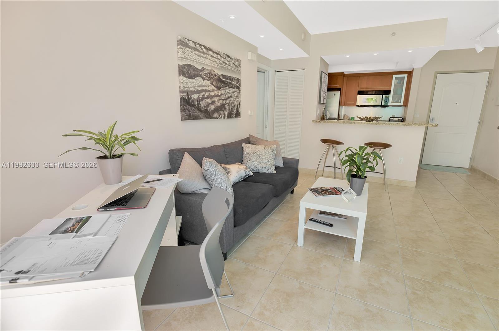 110 Washington Ave #2414, Miami Beach FL 33139