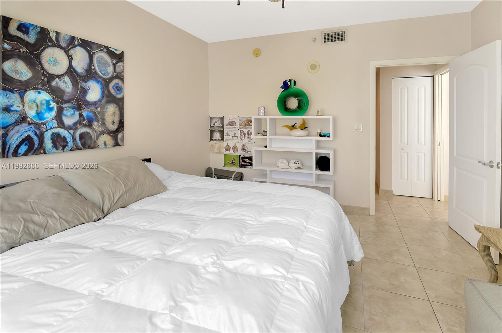 110 Washington Ave #2414, Miami Beach FL 33139