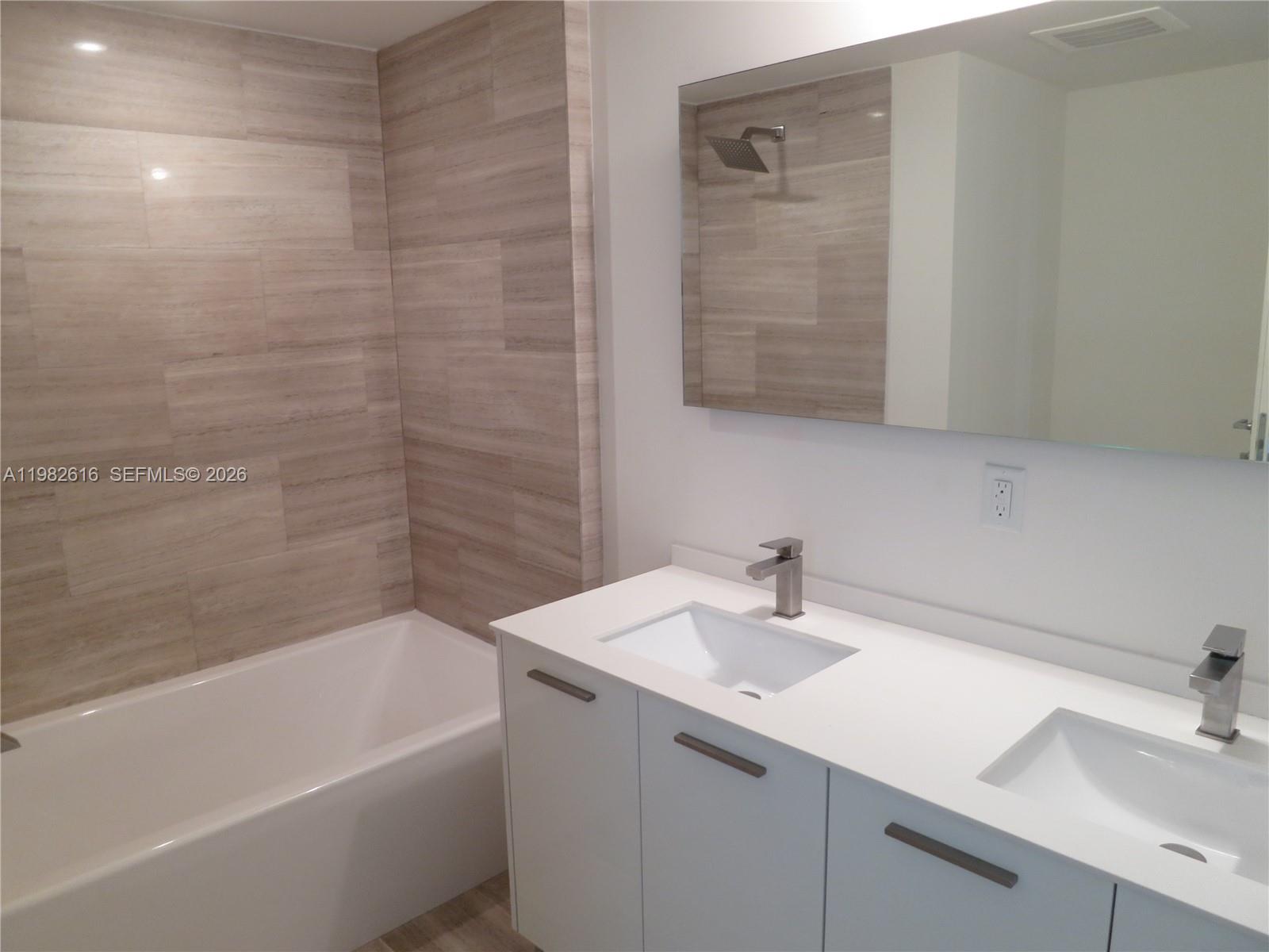 1300 BRICKELL BAY DR #1100, Miami FL 33131