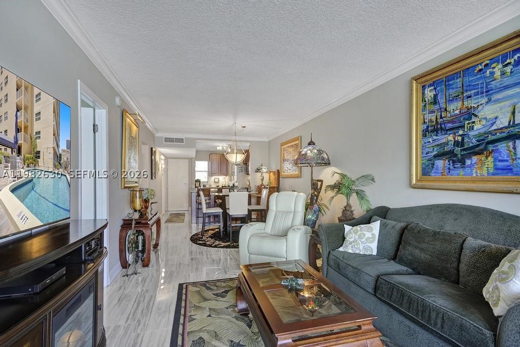 121 Golden Isles Dr #205, Hallandale Beach FL 33009
