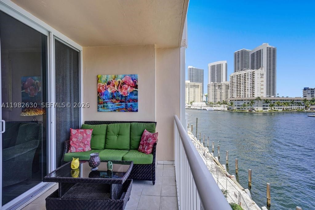 121 Golden Isles Dr #205, Hallandale Beach FL 33009