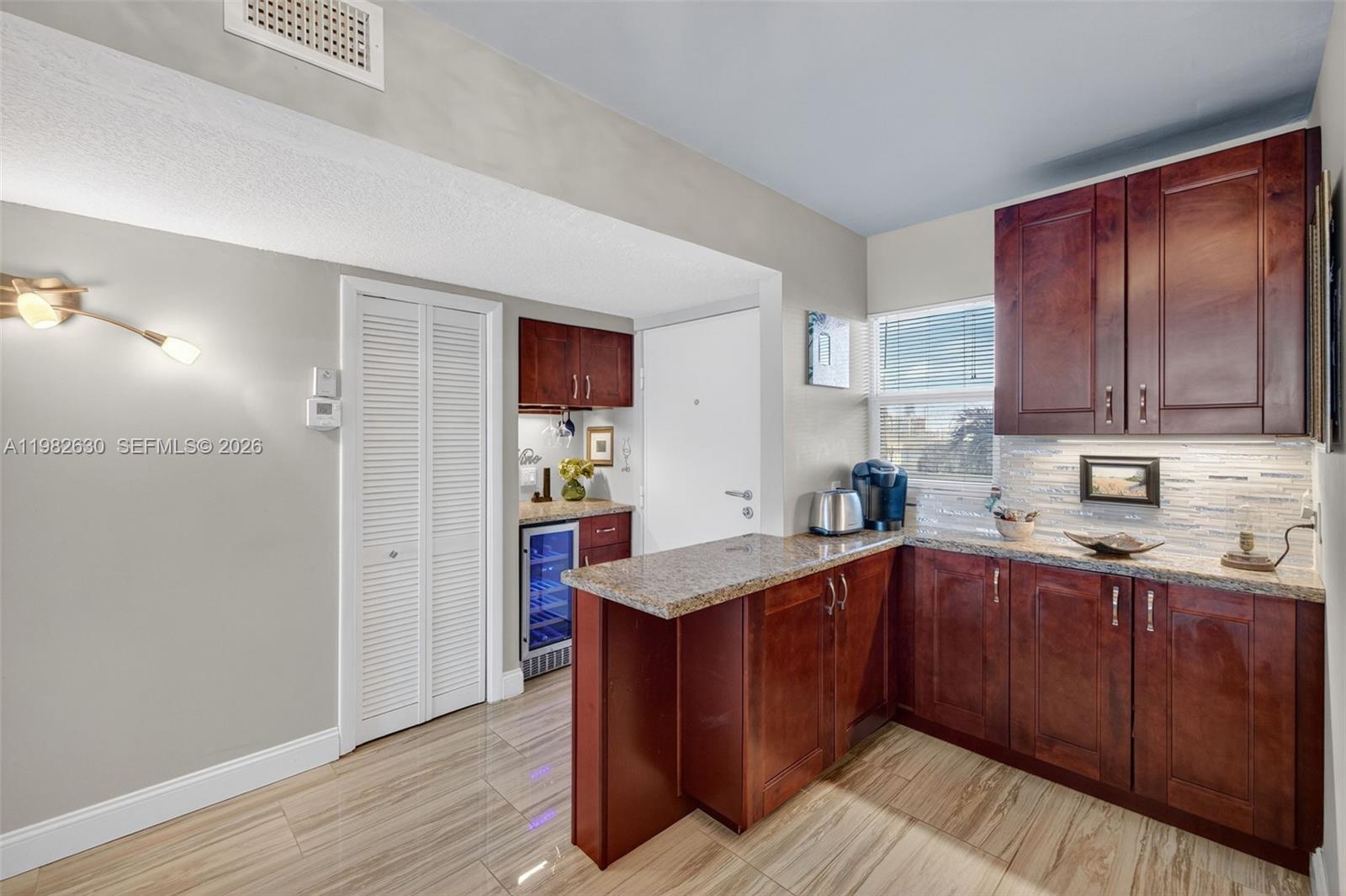 121 Golden Isles Dr #205, Hallandale Beach FL 33009