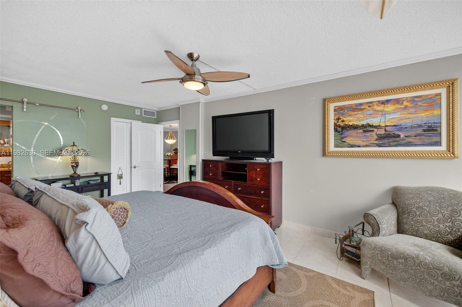 121 Golden Isles Dr #205, Hallandale Beach FL 33009