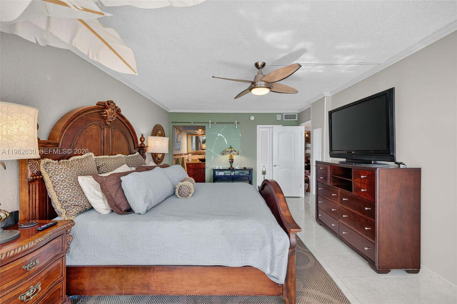 121 Golden Isles Dr #205, Hallandale Beach FL 33009