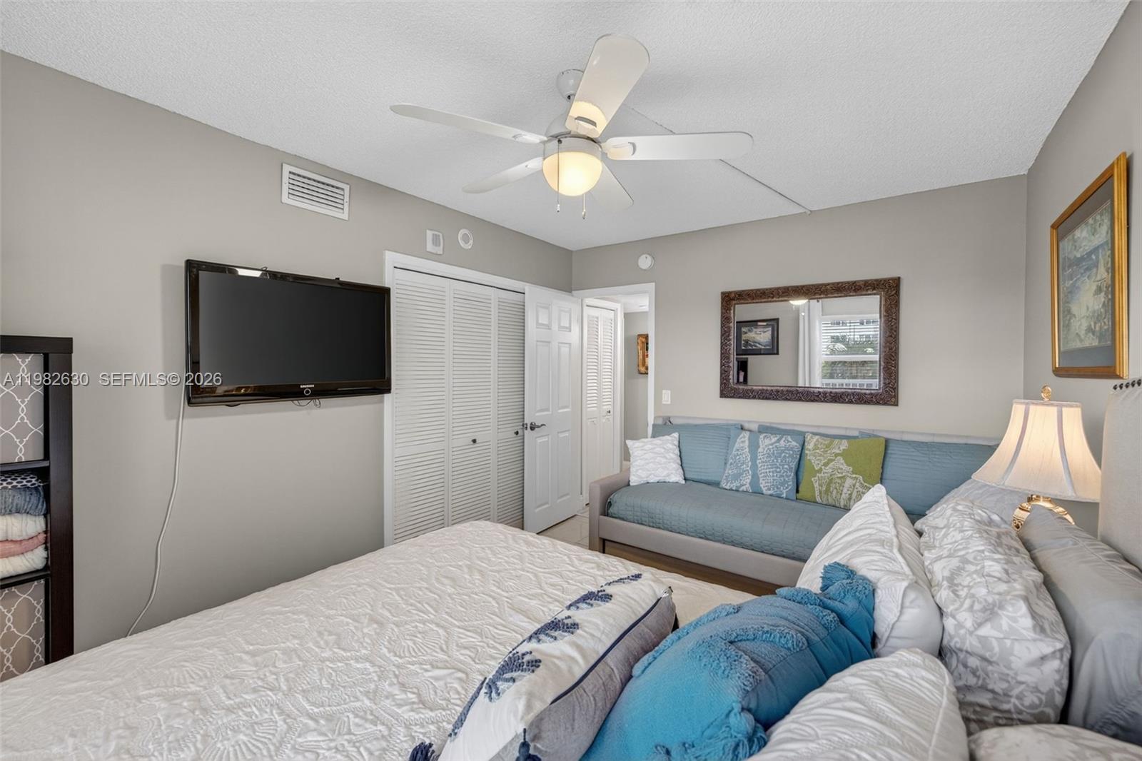 121 Golden Isles Dr #205, Hallandale Beach FL 33009