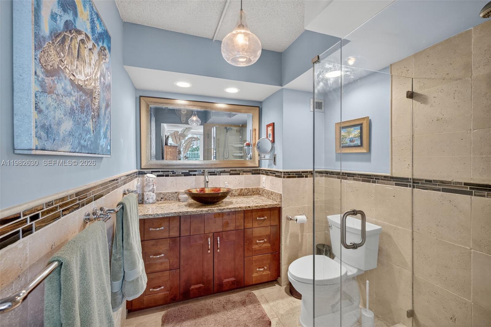 121 Golden Isles Dr #205, Hallandale Beach FL 33009
