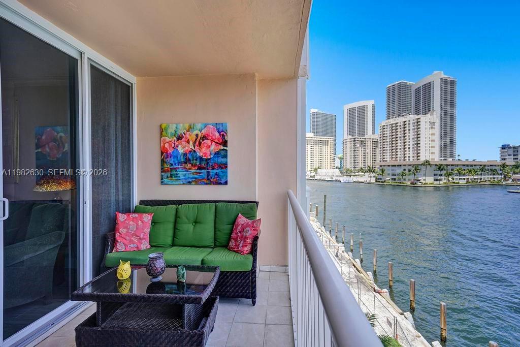 121 Golden Isles Dr #205, Hallandale Beach FL 33009