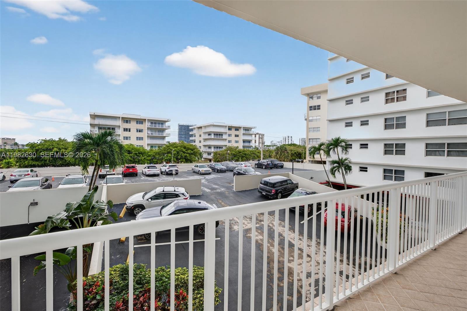 121 Golden Isles Dr #205, Hallandale Beach FL 33009