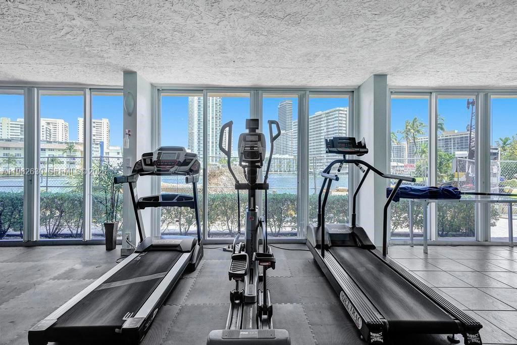 121 Golden Isles Dr #205, Hallandale Beach FL 33009
