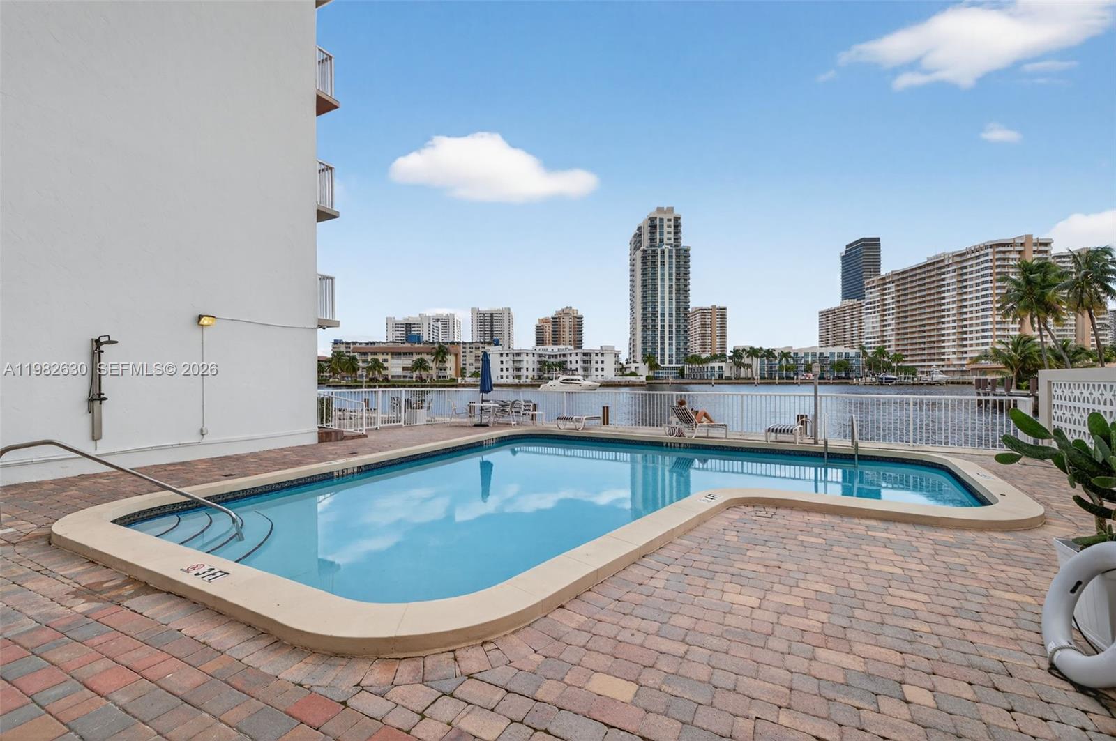 121 Golden Isles Dr #205, Hallandale Beach FL 33009