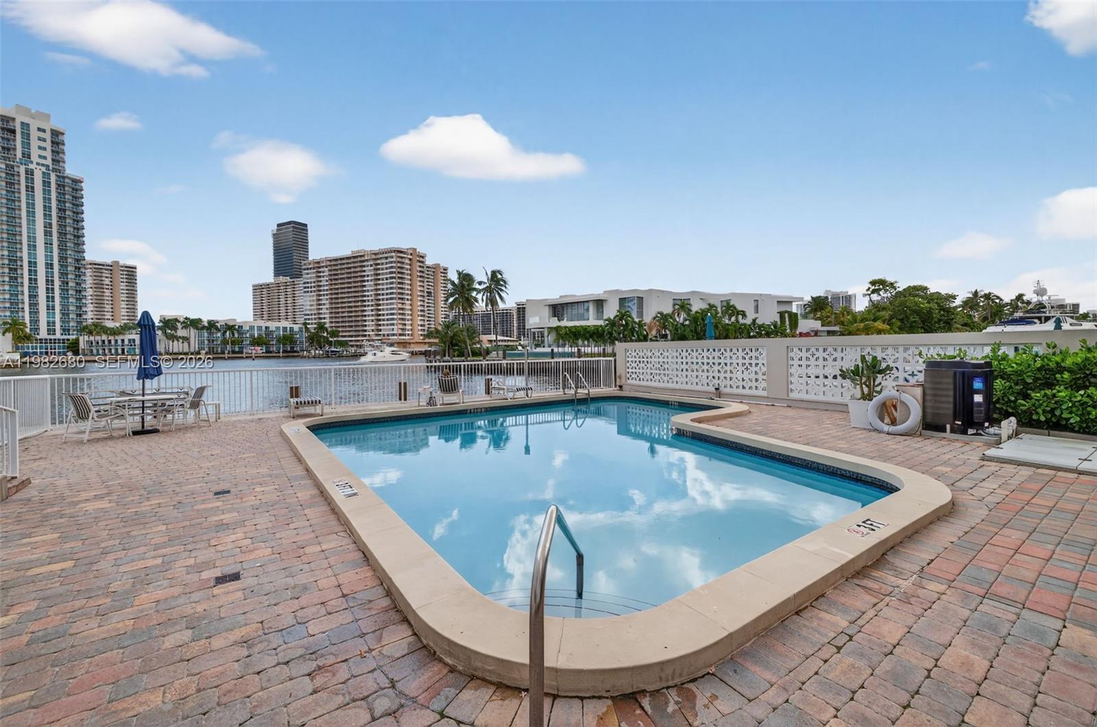 121 Golden Isles Dr #205, Hallandale Beach FL 33009