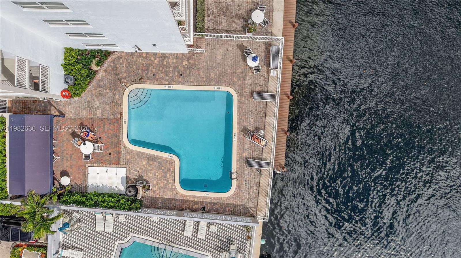 121 Golden Isles Dr #205, Hallandale Beach FL 33009
