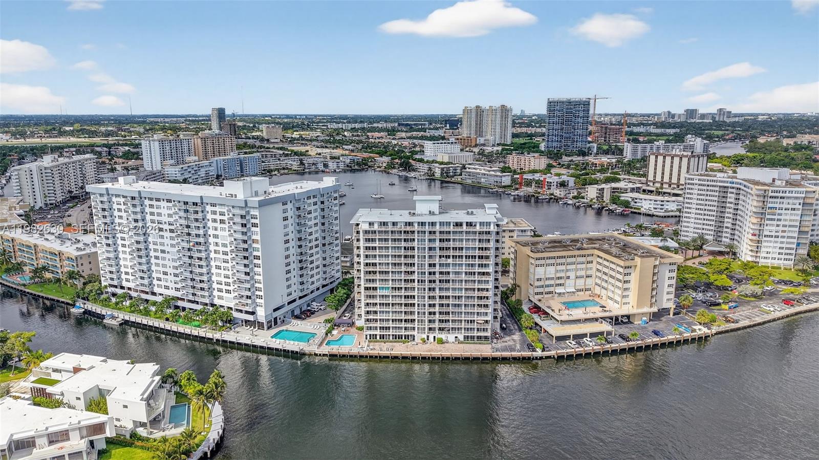121 Golden Isles Dr #205, Hallandale Beach FL 33009