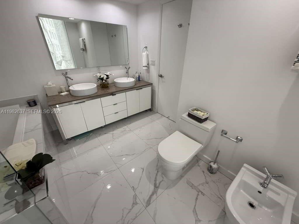 495 Brickell Ave #511, Miami FL 33131