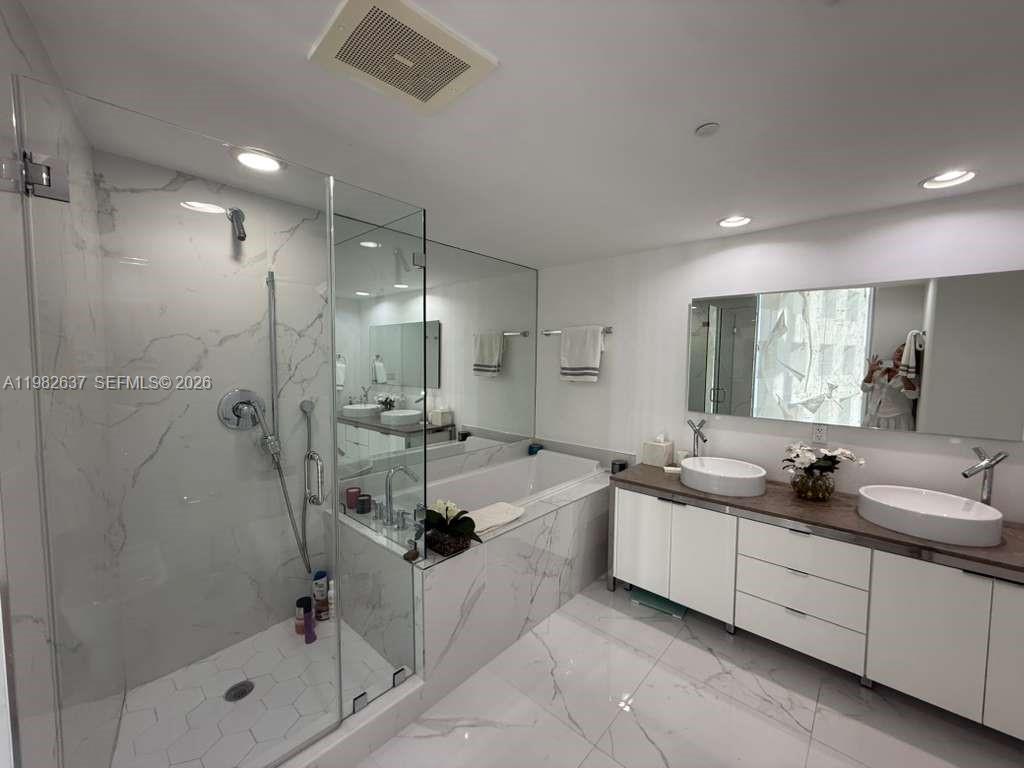 495 Brickell Ave #511, Miami FL 33131