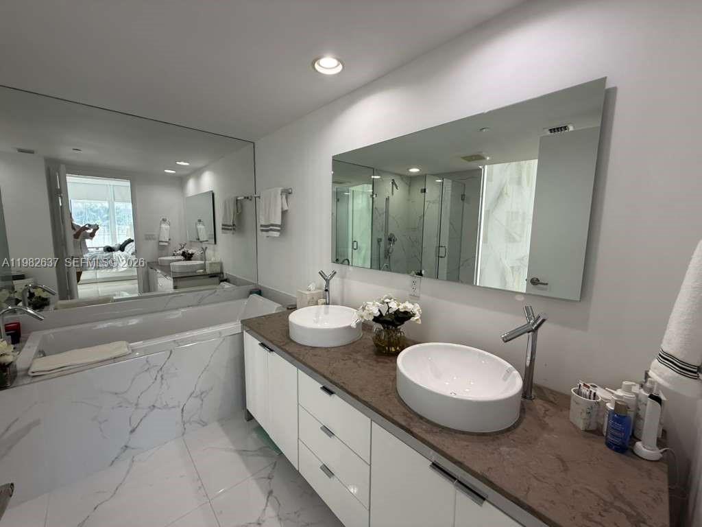 495 Brickell Ave #511, Miami FL 33131