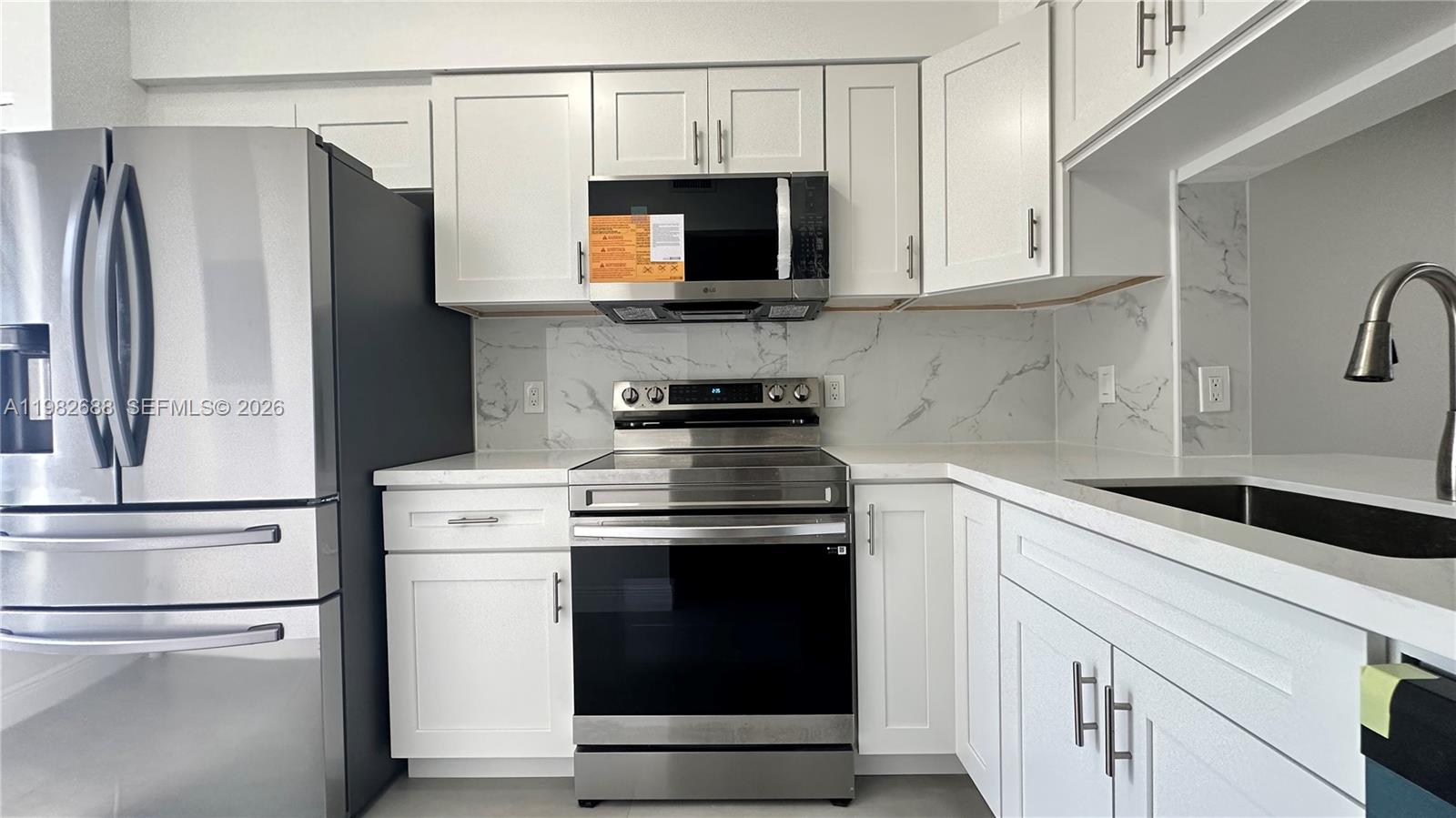 16769 Hemingway Dr, Weston FL 33326