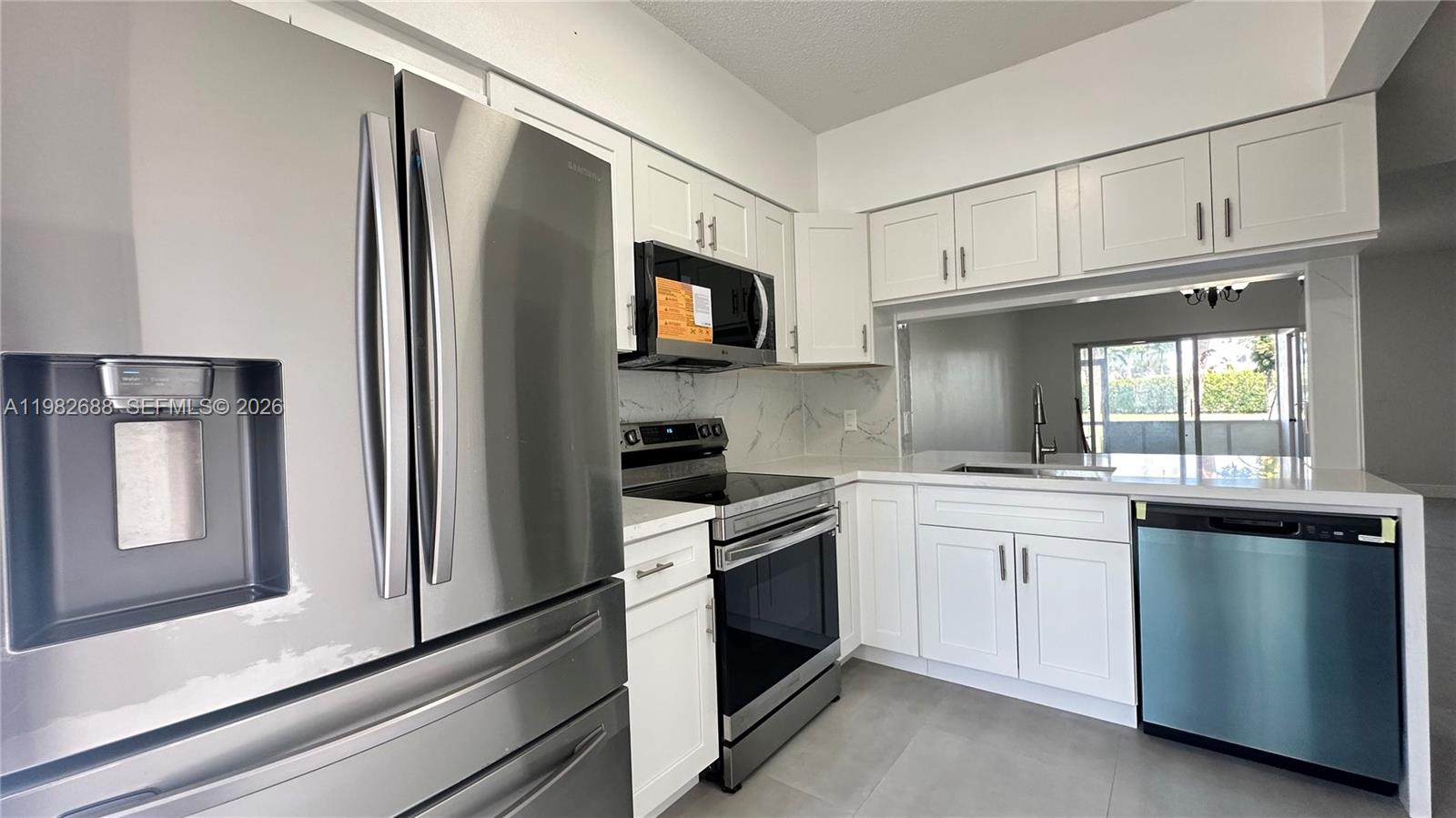 16769 Hemingway Dr, Weston FL 33326