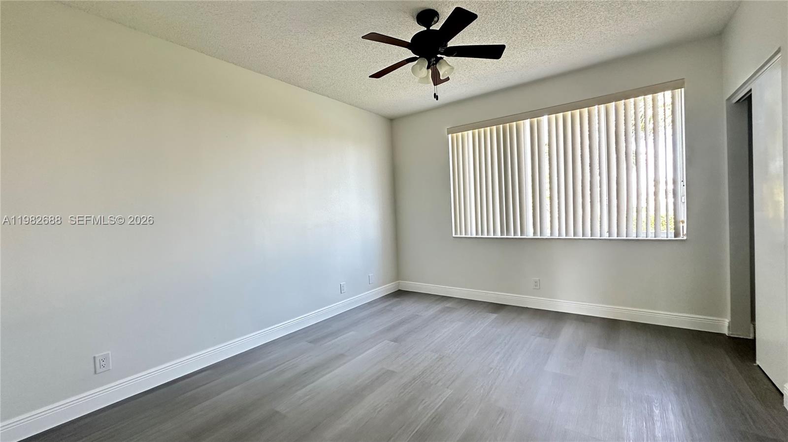 16769 Hemingway Dr, Weston FL 33326