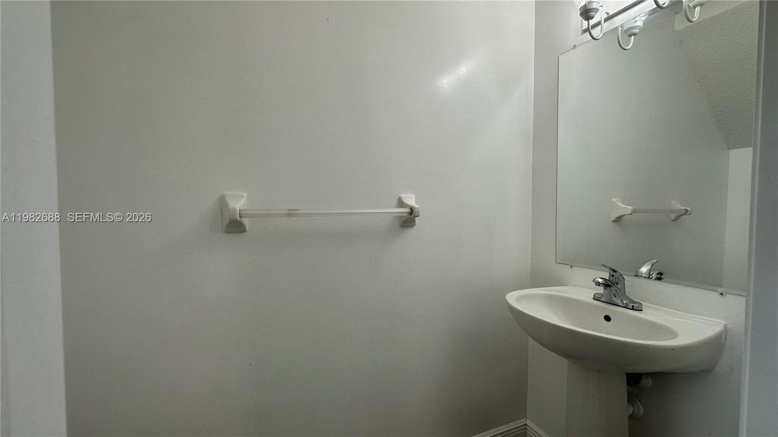16769 Hemingway Dr, Weston FL 33326