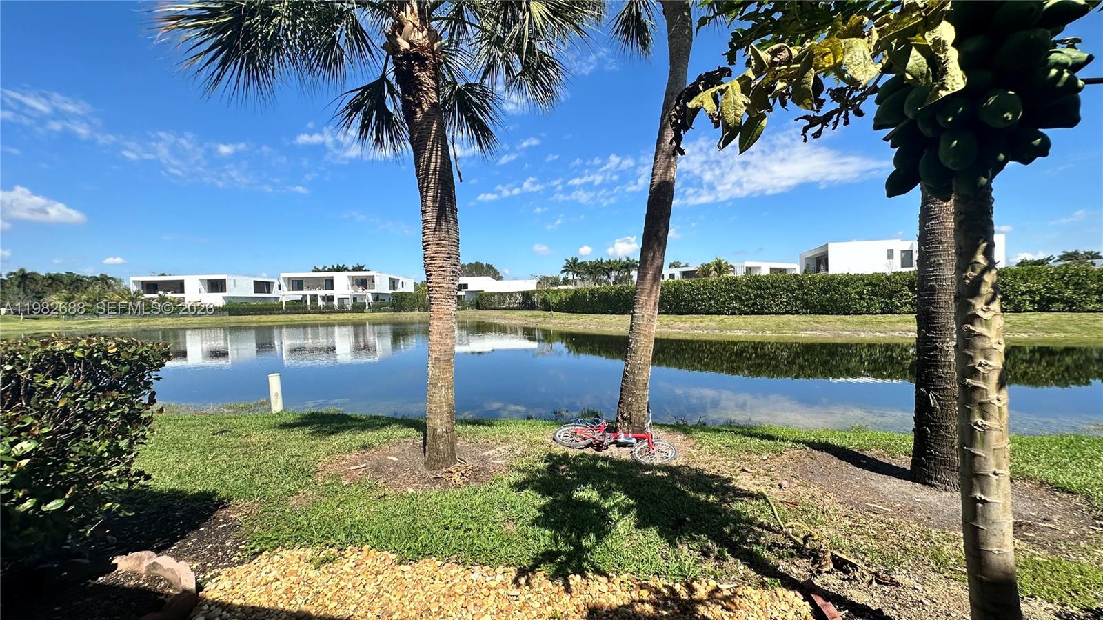 16769 Hemingway Dr, Weston FL 33326