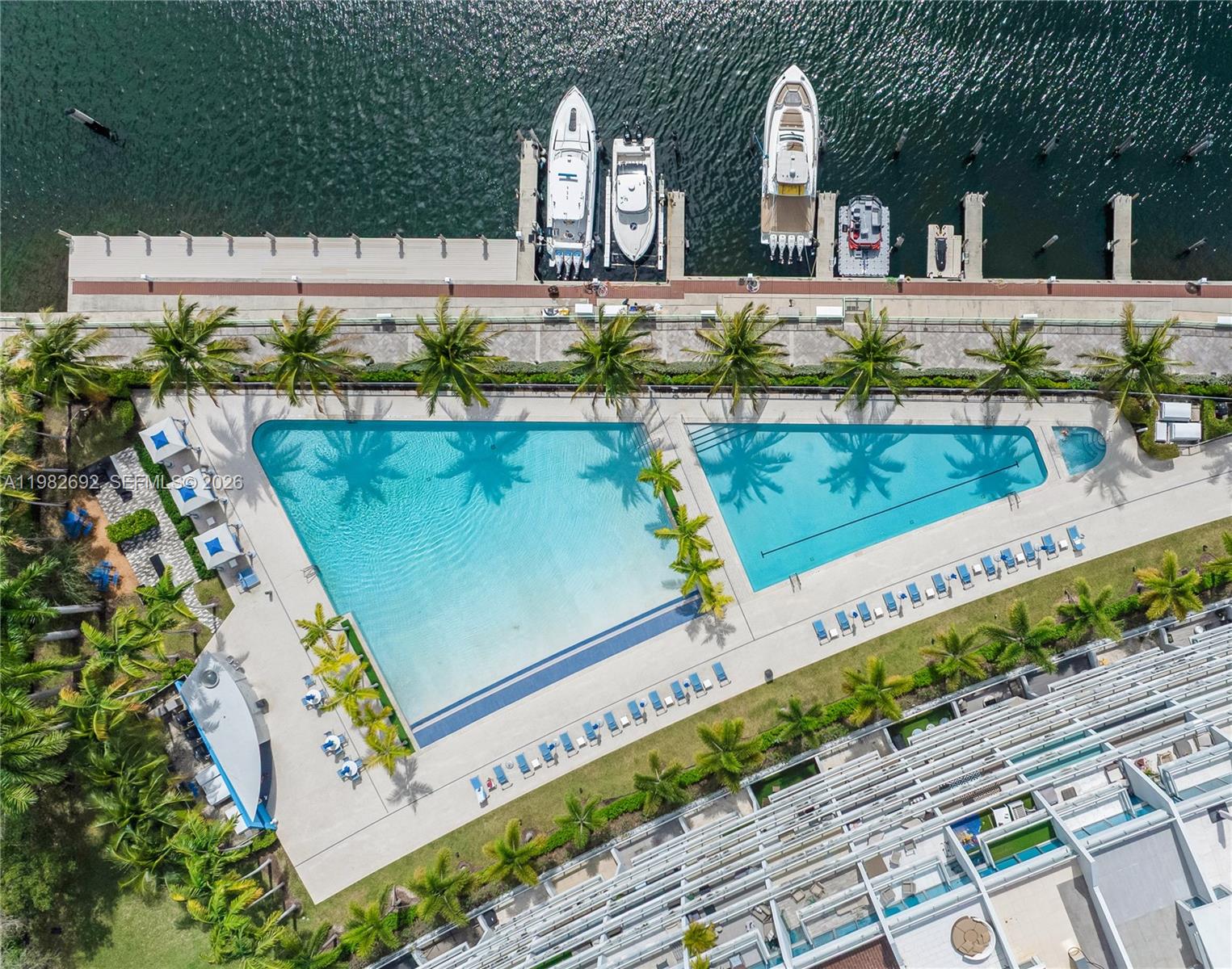 2950 NE 188th St #150, Aventura FL 33180