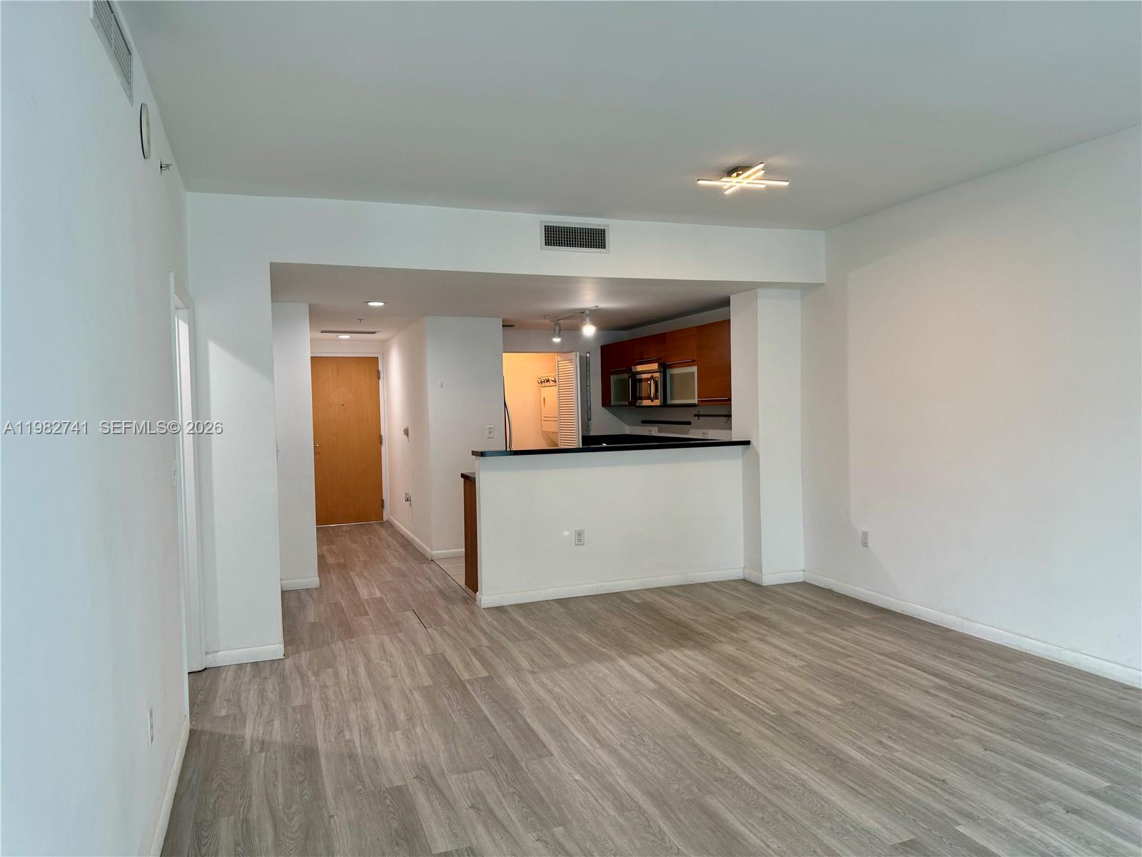 253 NE 2nd St #2306, Miami FL 33132